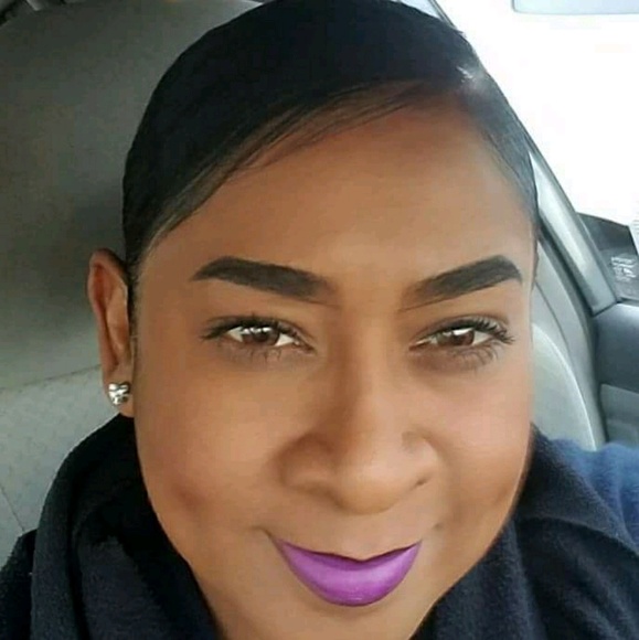 Meet your Posher, Esmeralda - Picture 1 of 1